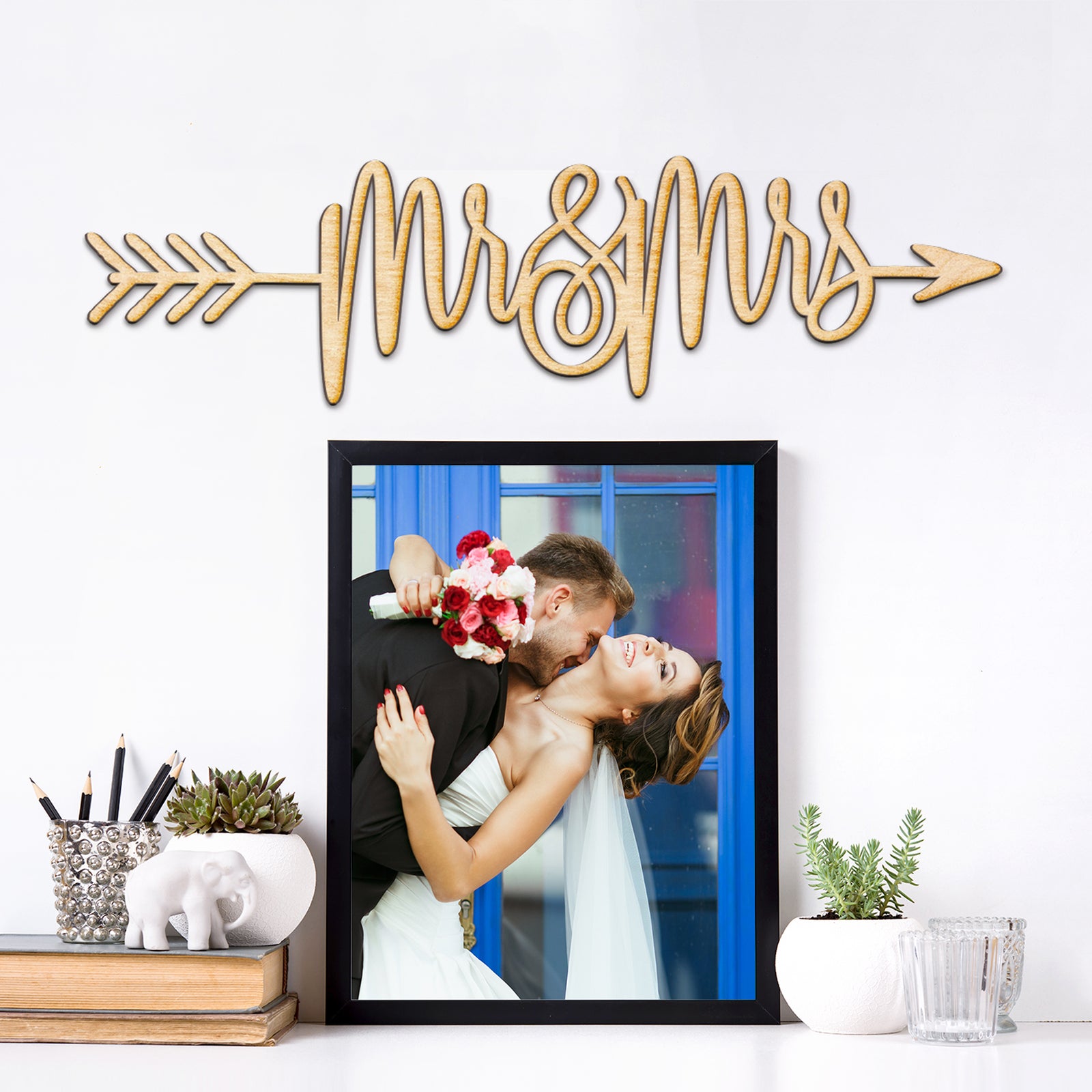Mr & Mrs Arrow Wood Sign